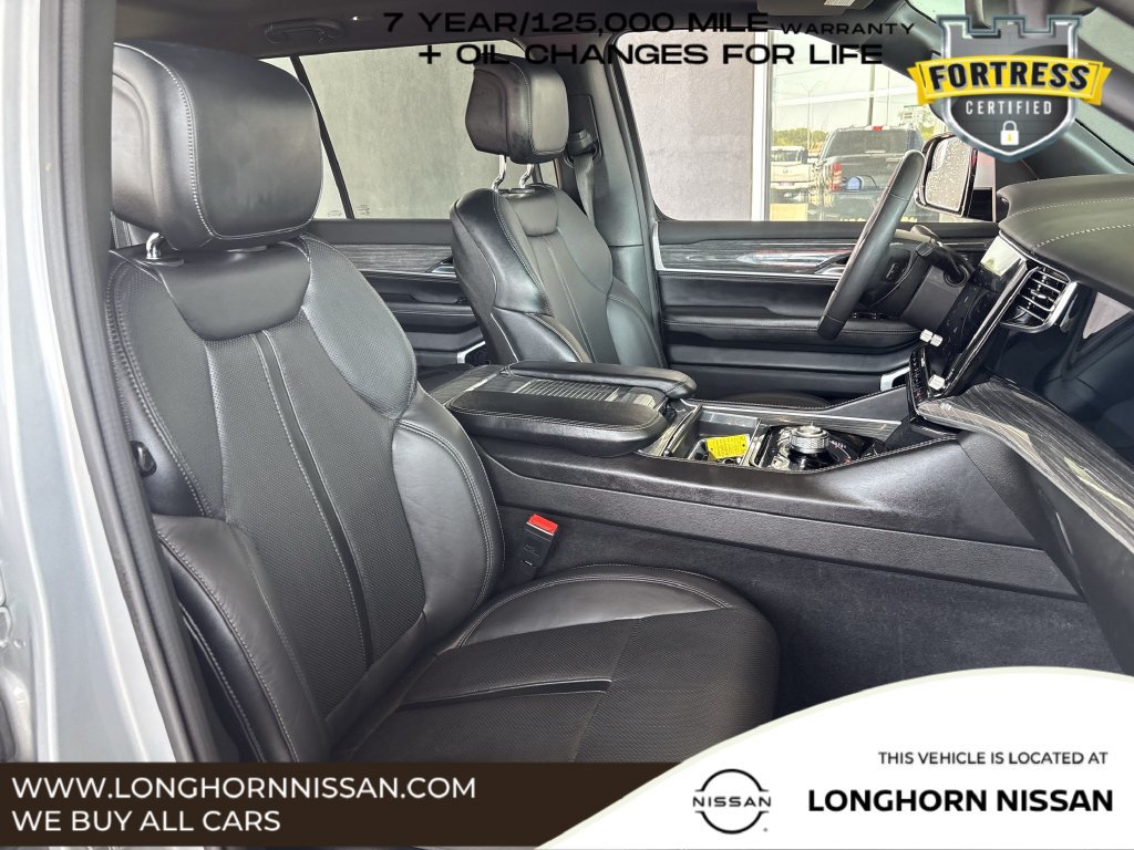 Used 2022 Jeep Wagoneer Series III w/ Premium Group I AWD/4WD image 26