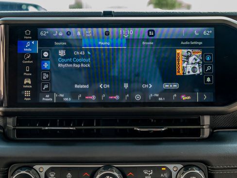 Used 2025 Jeep Wrangler Unlimited Rubicon image 25