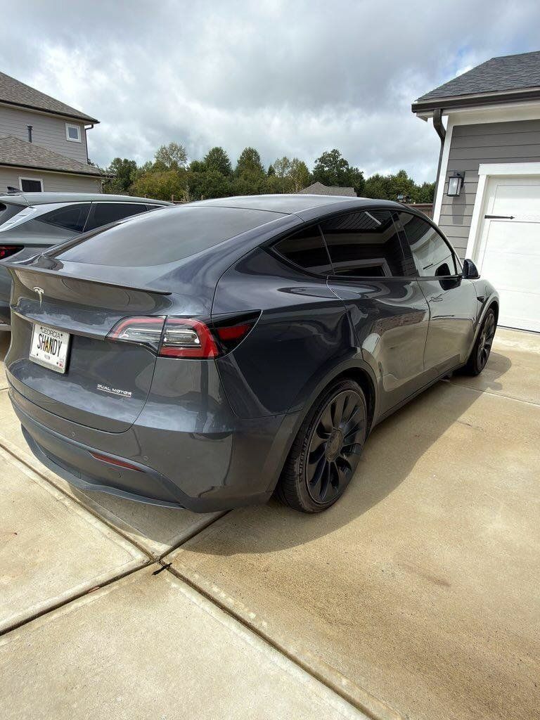 Used 2022 Tesla Model Y Performance AWD/4WD image 3