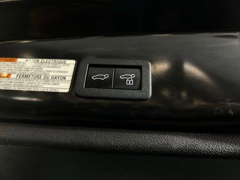 Used 2022 Toyota Corolla Cross XLE w/ Convenience Package image 29