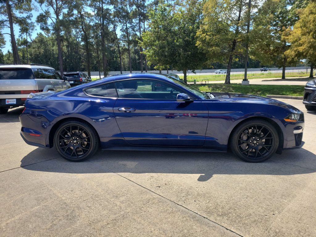 Used 2018 Ford Mustang Premium w/ Ecoboost Performance Package RWD image 7
