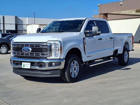 New 2026 Ford F350 XLT w/ FX4 Off-Road Package image 1