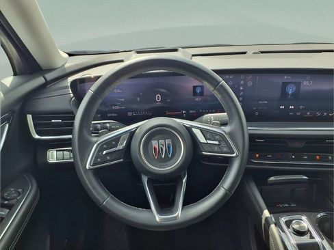 Certified 2025 Buick Envision Preferred AWD/4WD image 17