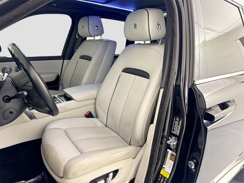 Used 2019 Rolls-Royce Cullinan image 22