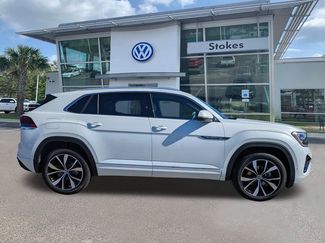 New 2026 Volkswagen Atlas Cross Sport SEL Premium R-Line AWD/4WD video 3