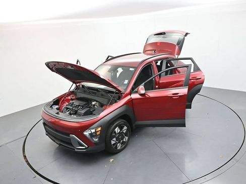 Used 2025 Hyundai Kona SEL AWD/4WD image 45