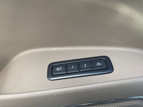 Used 2018 Chevrolet Tahoe LT image 25