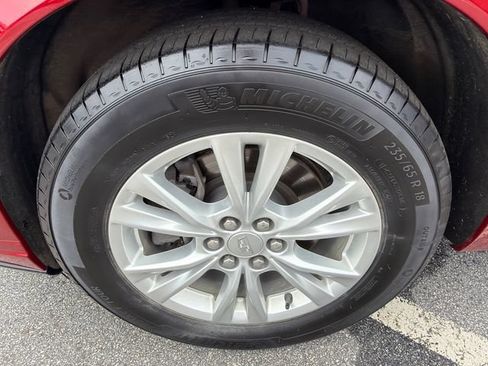 Certified 2024 Cadillac XT6 Luxury w/ LPO, Floor Liner Package AWD/4WD image 8