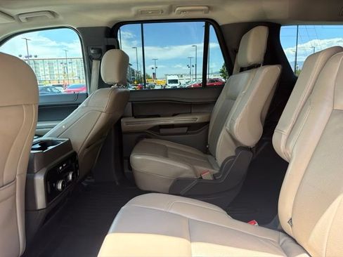 Used 2020 Ford Expedition XLT w/ Equipment Group 202A AWD/4WD image 20