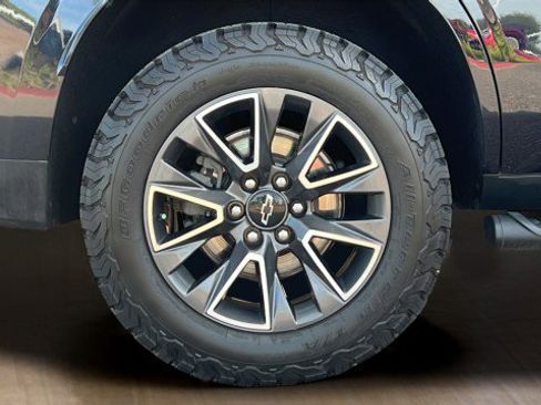 Used 2022 Chevrolet Tahoe Z71 w/ Off-Road Capability Package image 20
