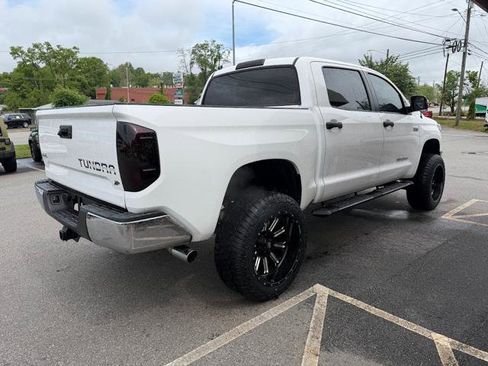 Used 2017 Toyota Tundra SR5 w/ SR5 Upgrade Package AWD/4WD image 4