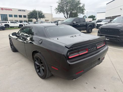 Used 2022 Dodge Challenger R/T w/ Shaker Package RWD image 2
