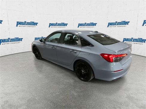 Used 2023 Honda Civic Sport image 8