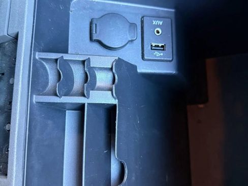 Used 2016 Nissan Frontier SV image 20