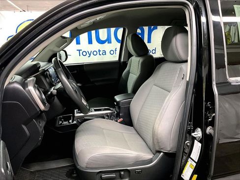 Certified 2023 Toyota Tacoma SR5 AWD/4WD image 10
