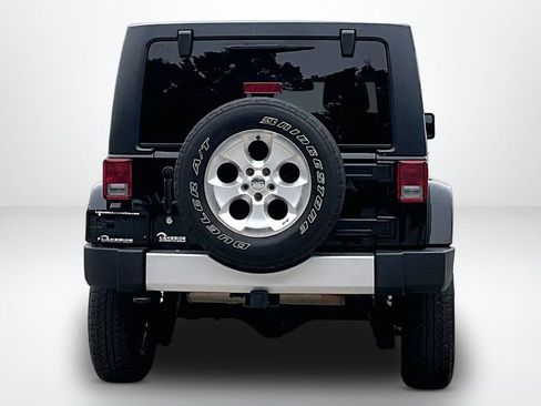 Used 2014 Jeep Wrangler Unlimited Sahara AWD/4WD image 6