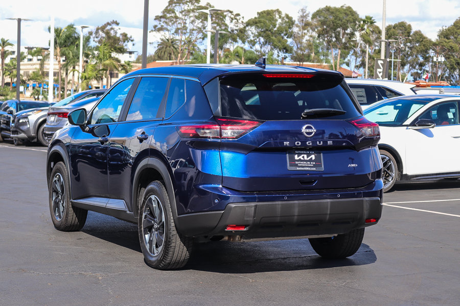 Used 2025 Nissan Rogue SV AWD/4WD image 6