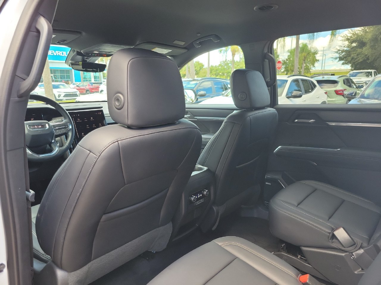 Certified 2026 GMC Acadia Elevation w/ Elevation Premium Package FWD image 10