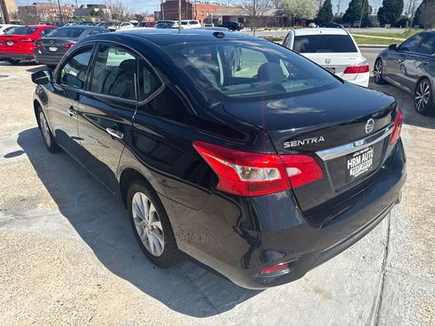 Used 2019 Nissan Sentra SV image 3