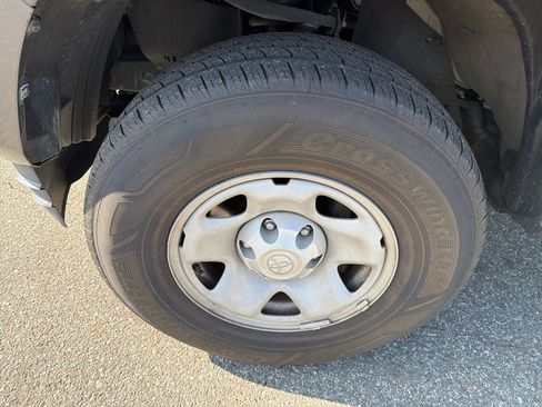 Used 2022 Toyota Tacoma SR5 image 11