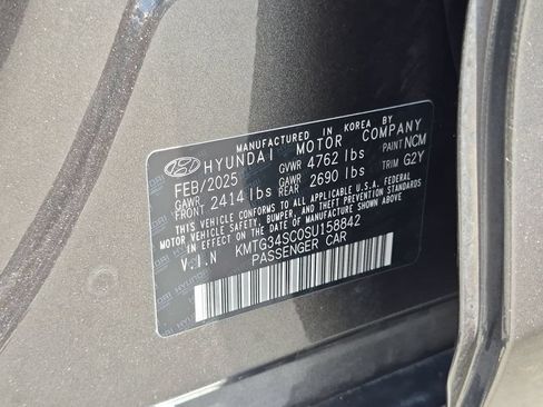 Used 2025 Genesis G70 2.5T RWD image 36