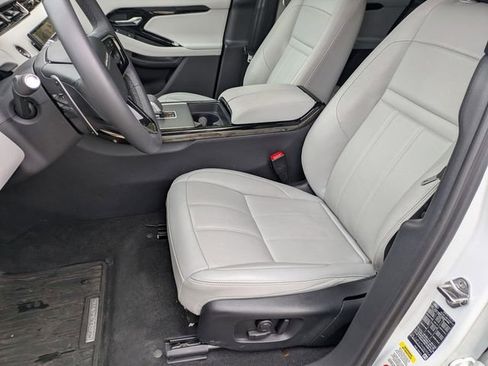 Used 2026 Land Rover Range Rover Evoque S image 12