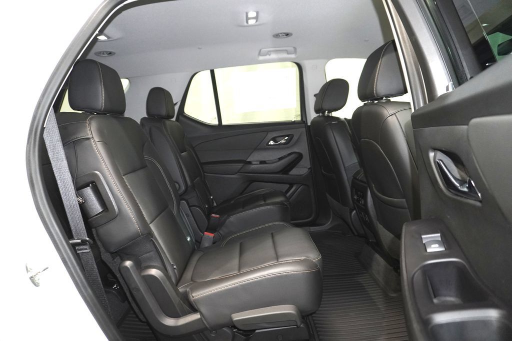Used 2020 Chevrolet Traverse RS FWD image 18