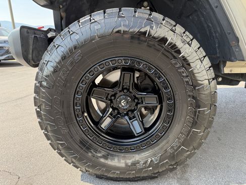 Used 2020 Jeep Gladiator Rubicon AWD/4WD image 31