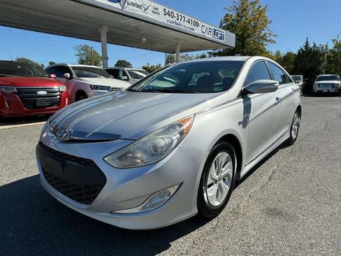 Used 2015 Hyundai Sonata Hybrid image 1