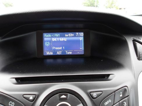 Used 2013 Ford Focus SE FWD image 12