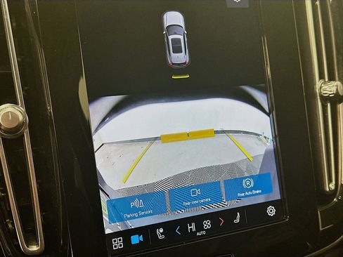 Used 2024 Volvo XC40 B5 Core w/ Climate Package image 23