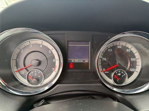 Used 2017 Dodge Grand Caravan GT FWD image 16