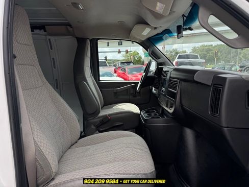 Used 2026 Chevrolet Express 2500 w/ Driver Convenience Package RWD image 33