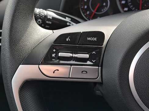 Certified 2023 Hyundai Elantra SEL image 18