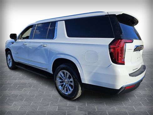 Used 2024 GMC Yukon XL SLT image 5