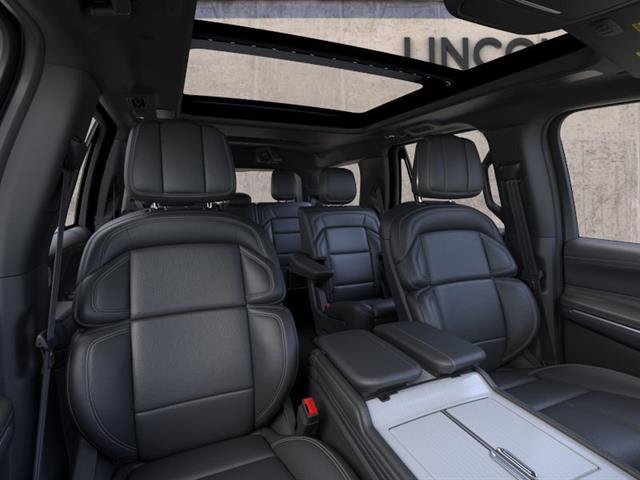 New 2026 Lincoln Navigator Reserve w/ Jet Appearance Package AWD/4WD image 10