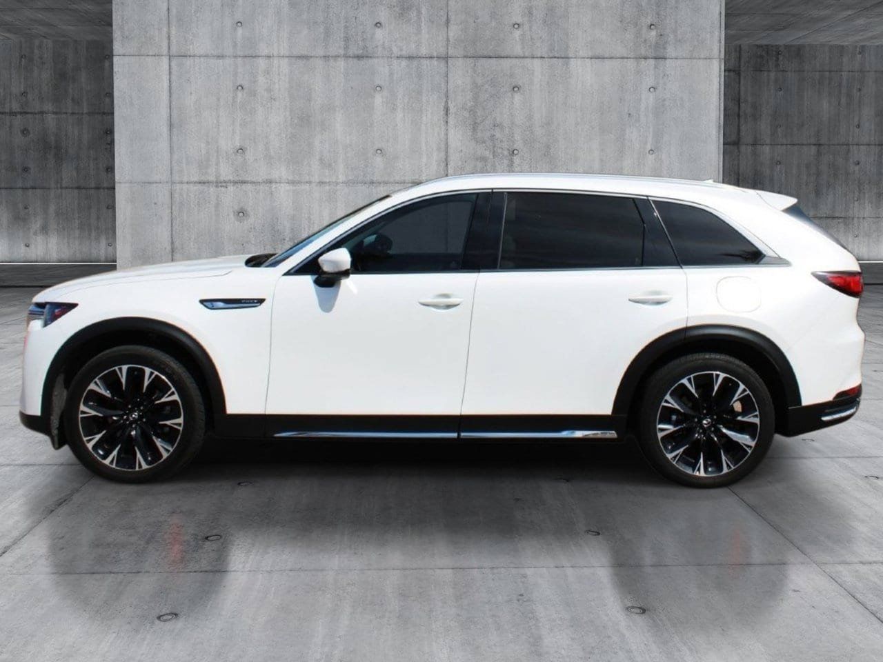 Used 2024 MAZDA CX-90 Plug-In Hybrid w/ Premium Plus AWD/4WD image 2