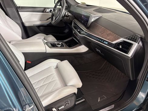 Used 2024 BMW X5 xDrive40i w/ Premium Package image 16