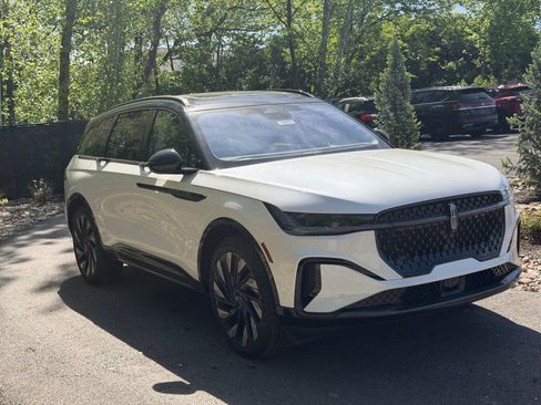 New 2026 Lincoln Nautilus Reserve AWD/4WD image 7