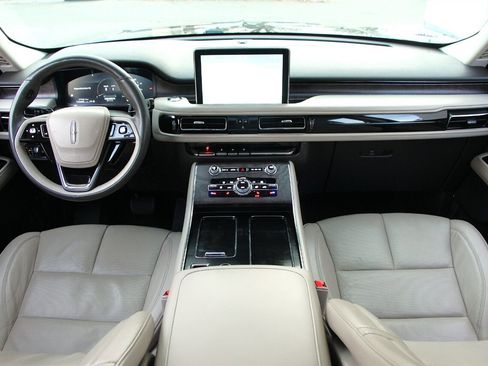 Used 2022 Lincoln Aviator Reserve image 27