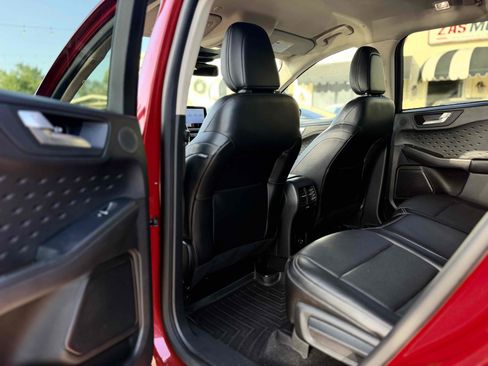 Used 2020 Ford Escape Titanium FWD image 20