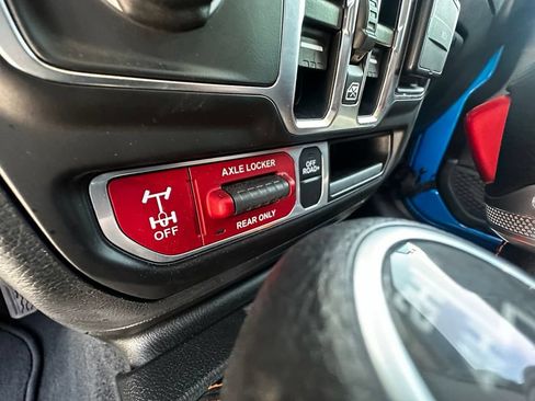 Used 2023 Jeep Gladiator Mojave w/ Cold Weather Group AWD/4WD image 20