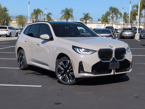 Used 2025 BMW X3 xDrive30i w/ Premium Package image 2
