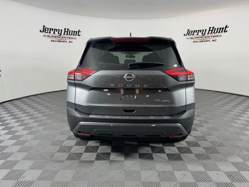 Used 2023 Nissan Rogue SL image 10