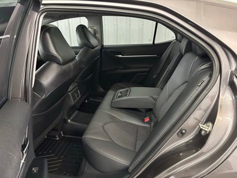 Used 2020 Toyota Camry XSE image 12
