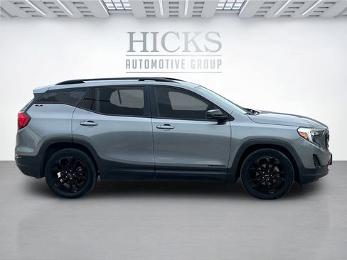Used 2020 GMC Terrain SLE w/ Driver Convenience Package image 4