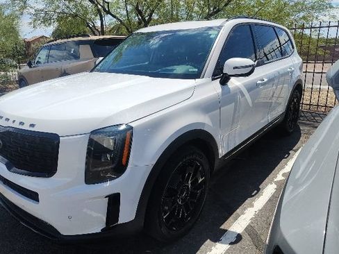 Certified 2021 Kia Telluride SX w/ SX Prestige Package AWD/4WD image 3