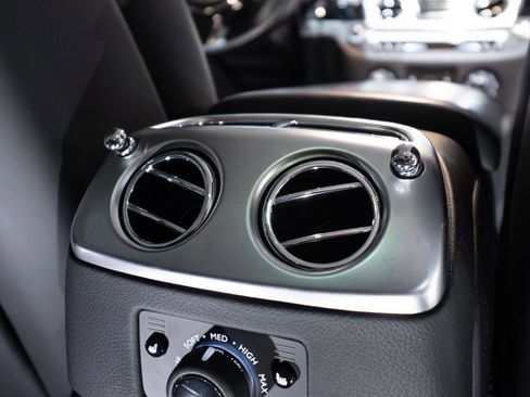 Used 2017 Rolls-Royce Ghost image 33