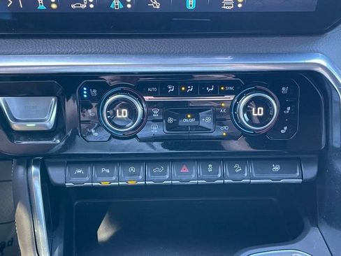 Used 2023 GMC Sierra 1500 Denali w/ Denali Reserve Package AWD/4WD image 13