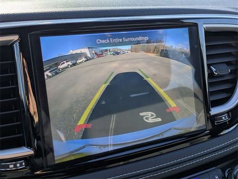 Used 2021 Chrysler Pacifica Touring w/ S Appearance Package image 22